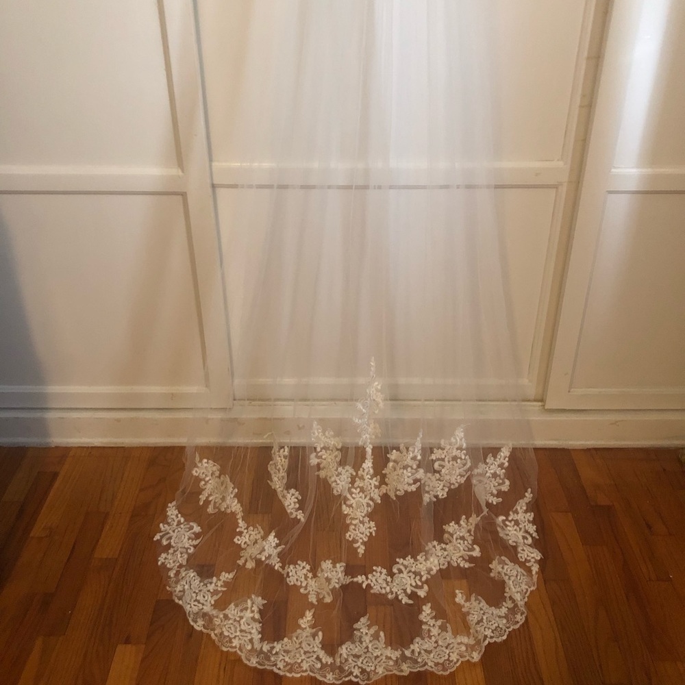 Brand new custom Floor/ cathedral length veil.
